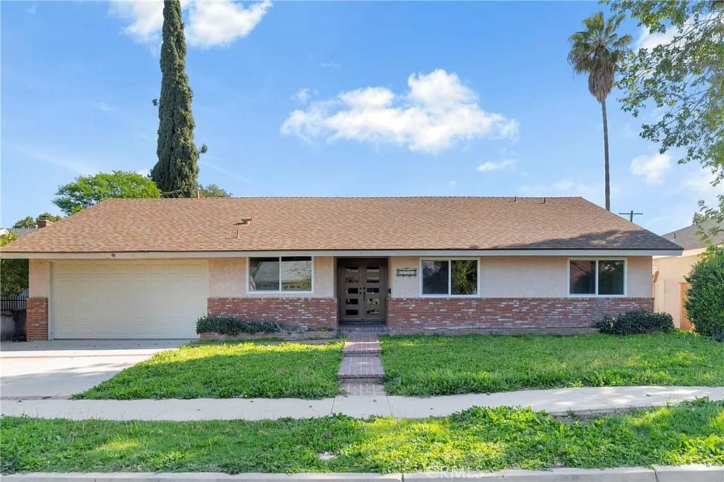 11633 Friar St, North Hollywood 91606